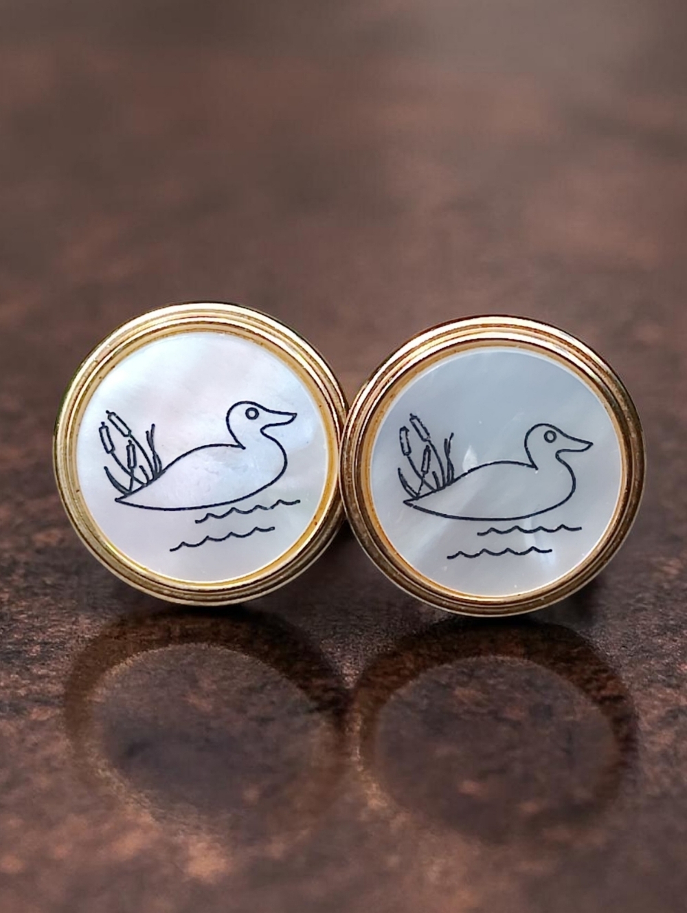 🦆Vintsge SWANK Gold Rim Mother-of-Pearl Duck Cuff Links